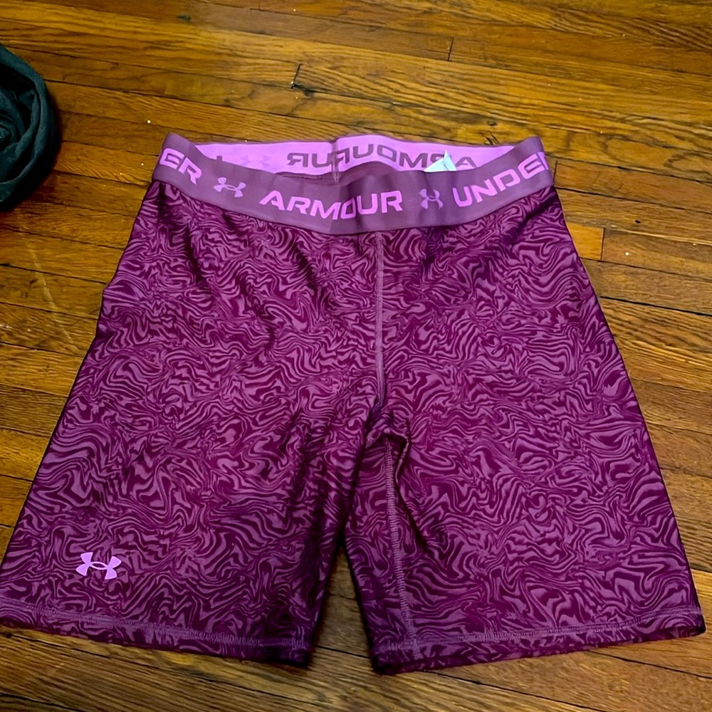 Womens XL under armour compre shorts new without tags
